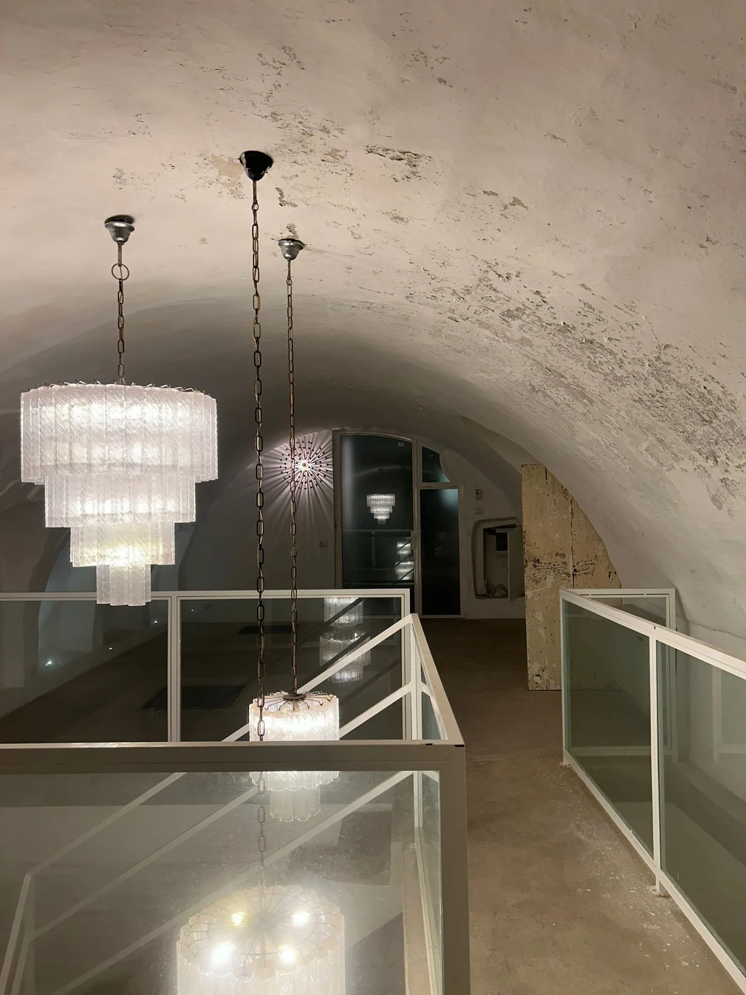 Overall view of the vaulted rooms before recovery